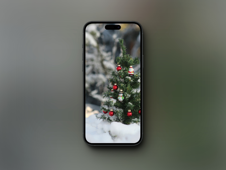 Christmas Tree Wallpaper - On snow